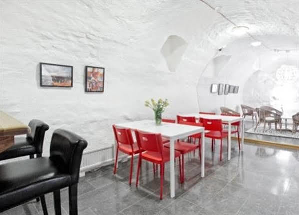 Ramilton Old Town Hostel Стокгольм Экстерьер фото